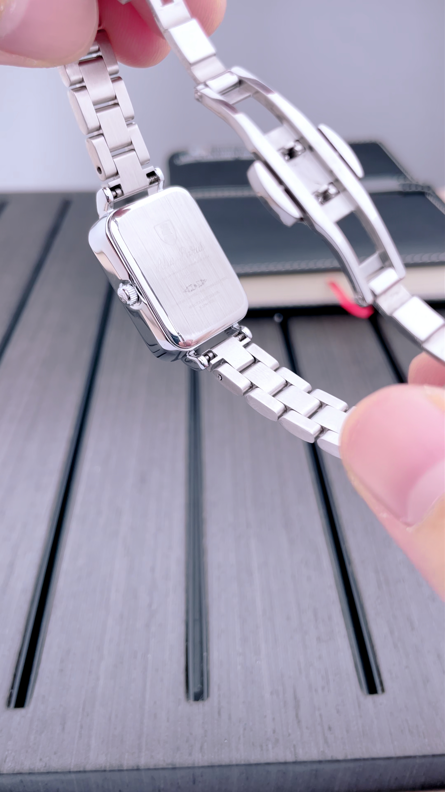 apl9886 s w ms (3) apl9886 s w ms (3)